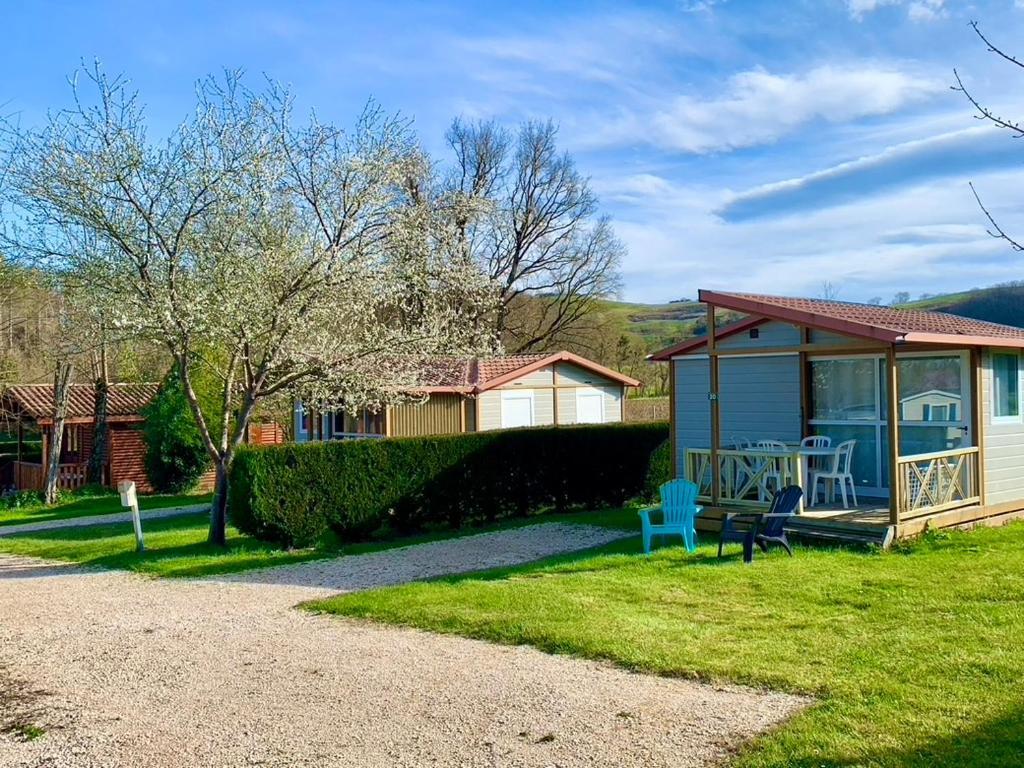 Camping Familial Paisible Avec Piscine, Mobil Home , Chalet, Studio & Emplacement Nue Casties-Labrande Exterior foto